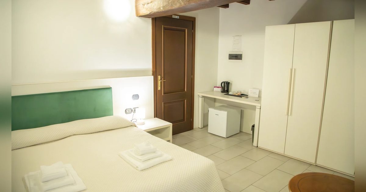 Camera Girasole — flowers apartments, Roma