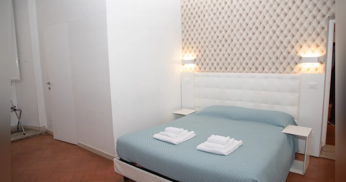 Specchi 3 — flowers apartments, Roma